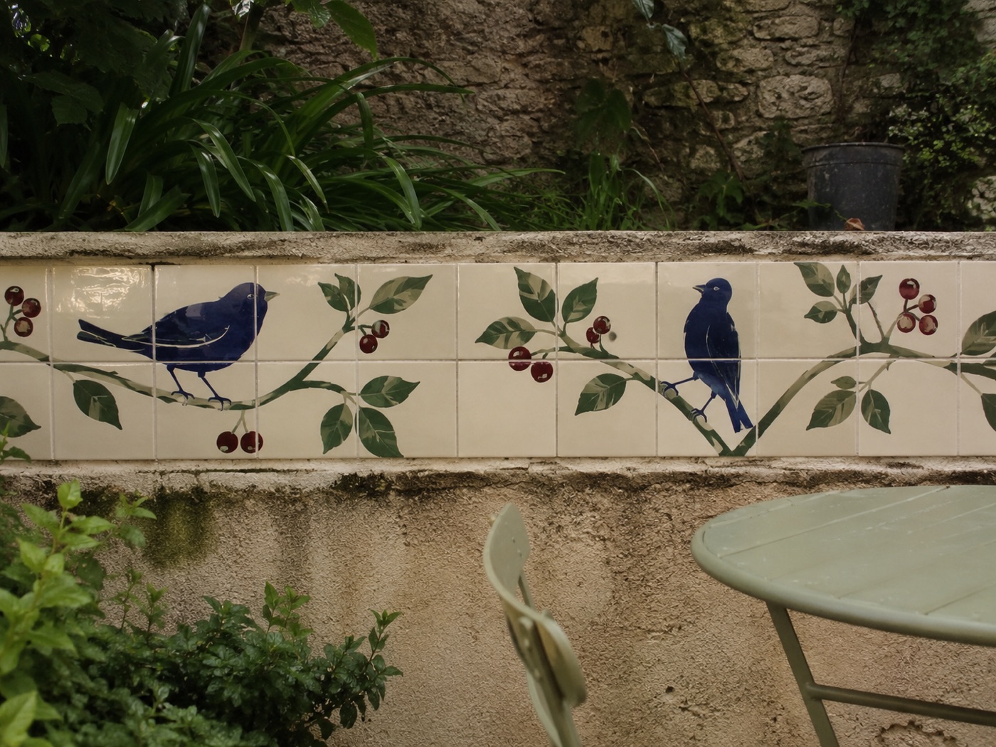Fresque de jardin en céramique émaillée à la main, vue 4 sur 4