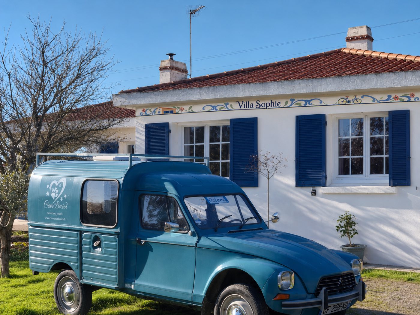 Frise de maison en céramique émaillée à la main, vue 7 sur 12