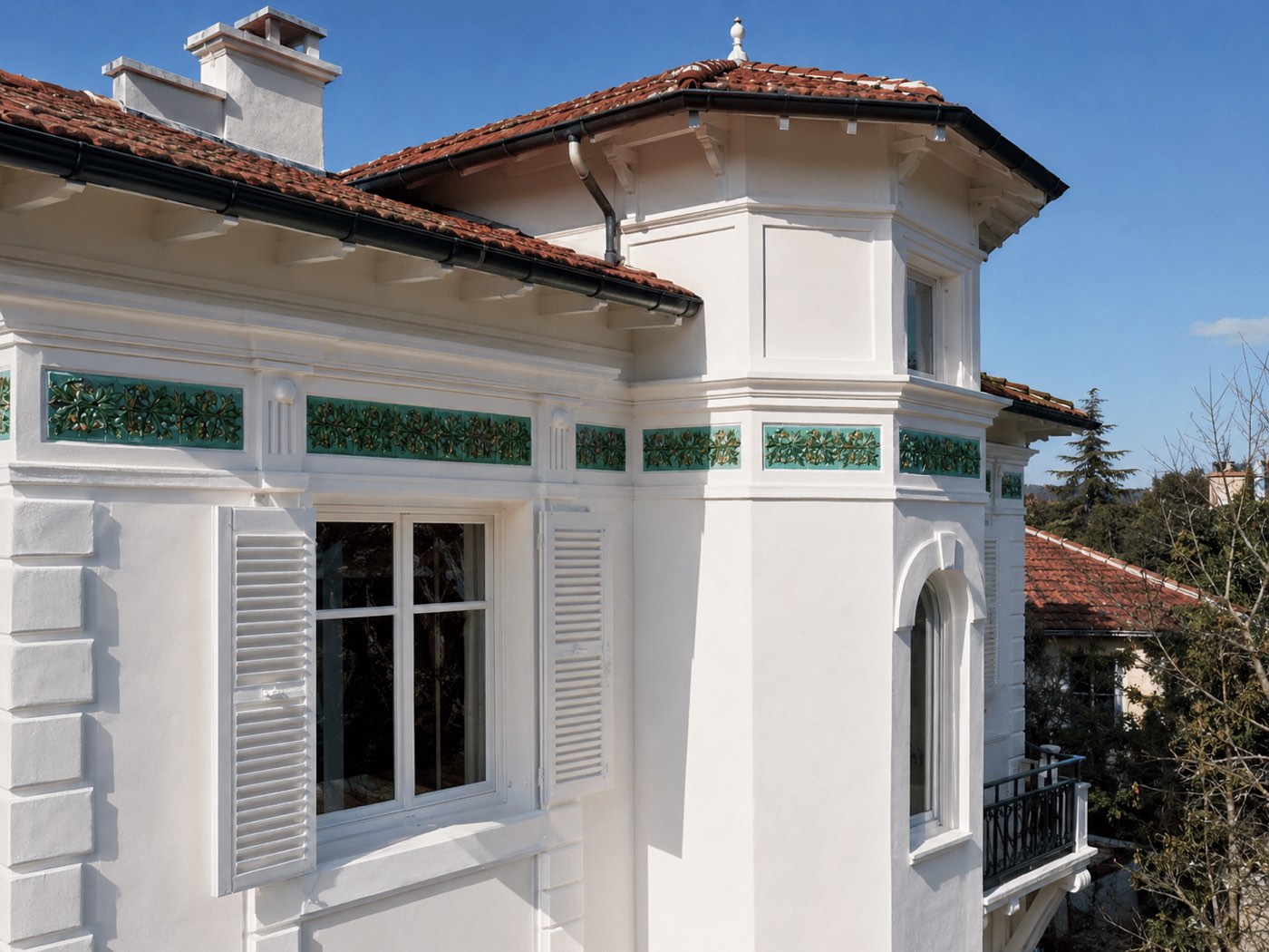Frise de maison en céramique émaillée à la main, vue 9 sur 12