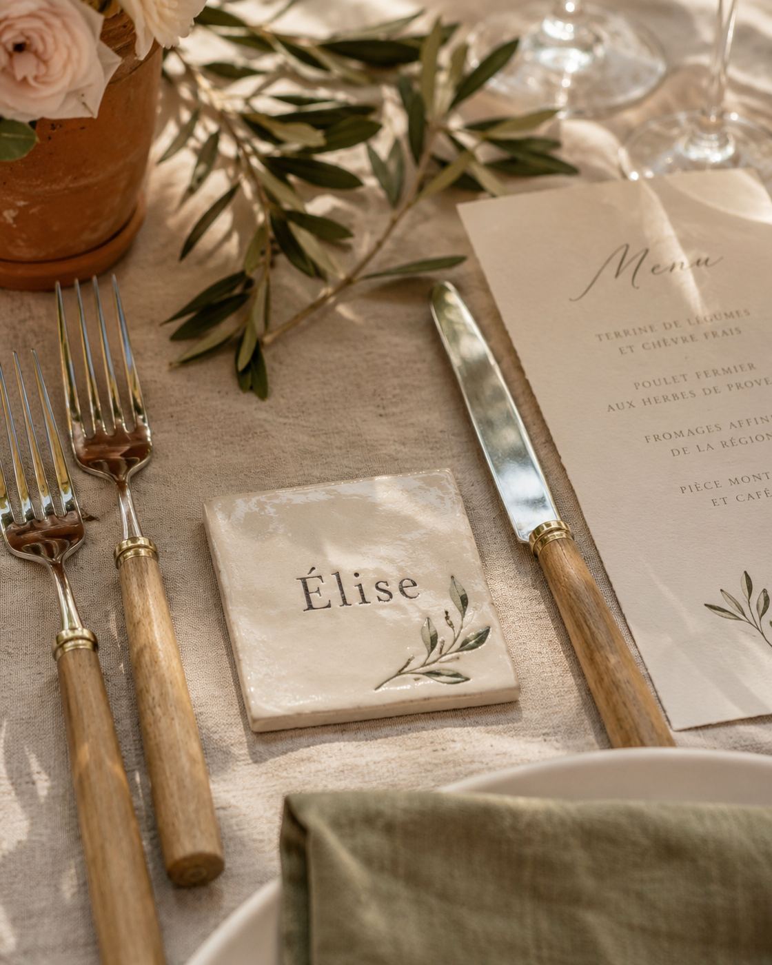 Marque-places de mariage en céramique émaillée à la main, vue 2 sur 11