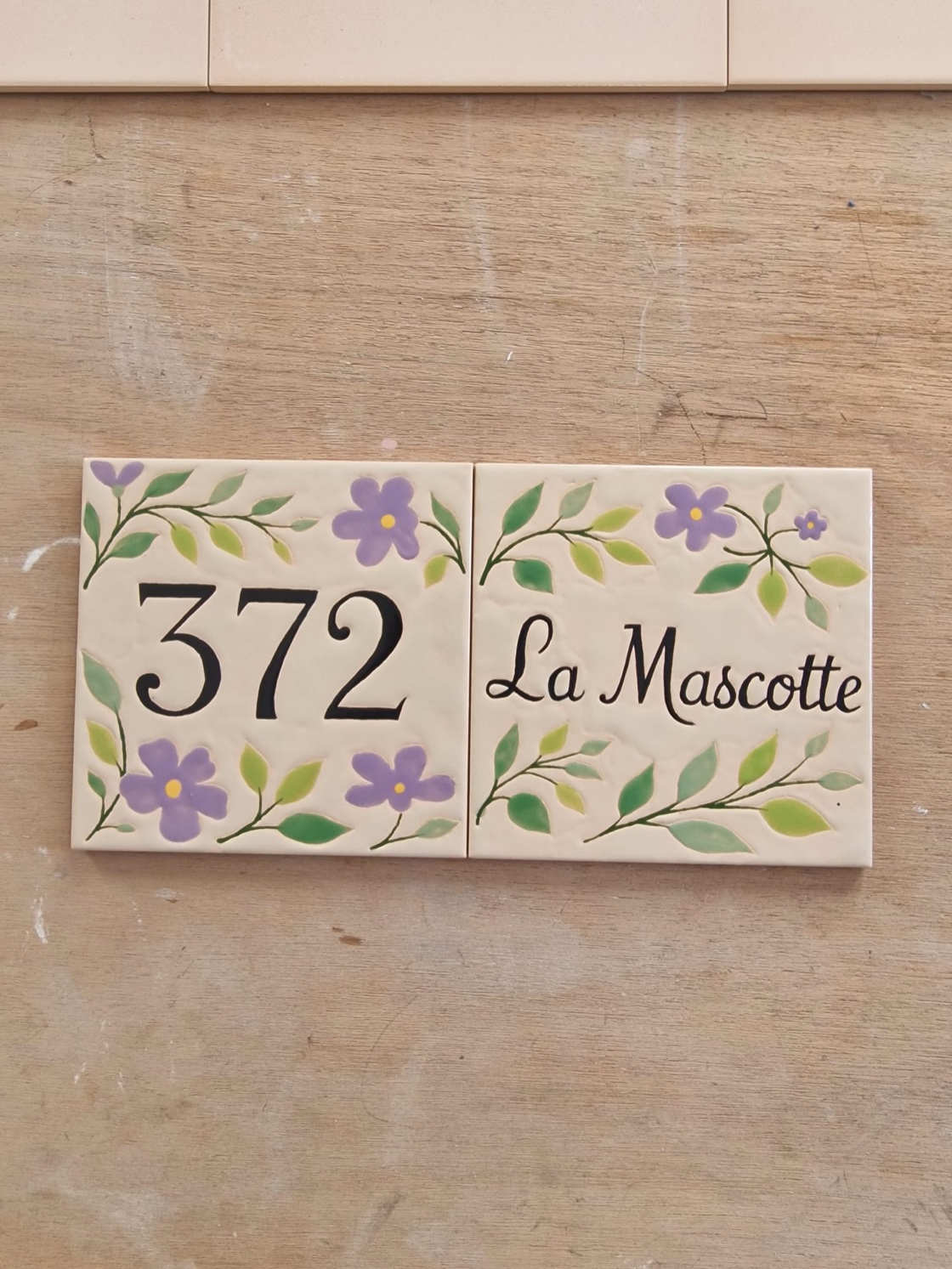 Nom de maison ou de villa en céramique émaillée à la main, vue 15 sur 29