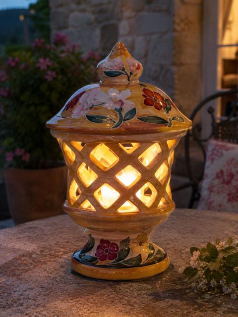 Lampe-lanterne en céramique ajourée en céramique émaillée à la main