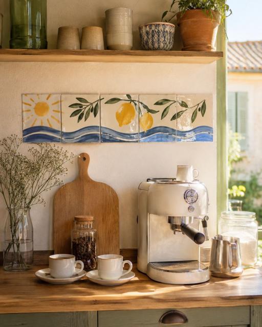 Petite frise de cuisine en céramique émaillée à la main