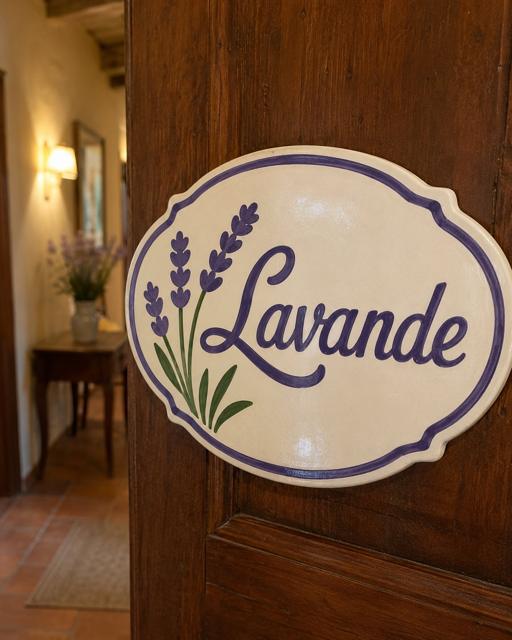 Plaque de chambre, gîte ou chambre d’hôtes en céramique émaillée à la main